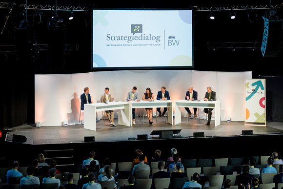 Wohnen und Bauen Erste Jahresveranstaltung des Strategiedialogs Wohnen und Bauen Podiumsgespräch