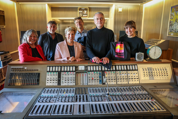 Denkmalreise Ministerin Razavi besucht MPS Studio Ministerin Nicole Razavi MdL besichtigt das MPS Studio in Villingen-Schwenningen.
