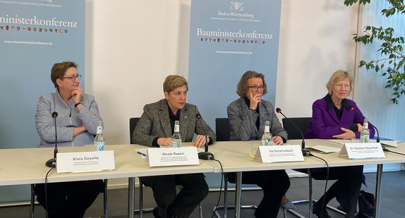 Am 25. November 2022 hat die Konferenz der für Städtebau-, Bau- und Wohnungswesen zuständigen Ministerinnen und Minister und Senatorinnen und Senatoren der Länder im Deutschen Institut für Bautechnik in Berlin stattgefunden.
