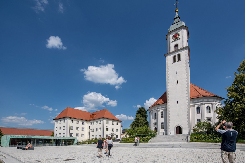Klosterplatz in Bad Wurzach: Blick auf die heutige Parkplatzsituation