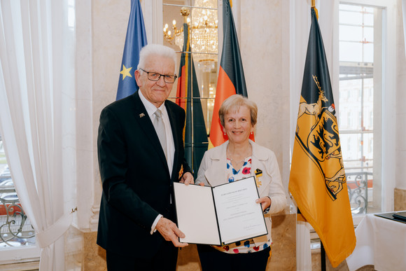 Ministerpräsident Winfried Kretschmann (links) und Steffi Cornelius (rechts)